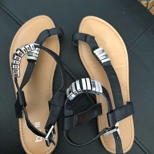 Black and silver size 8 sandals
